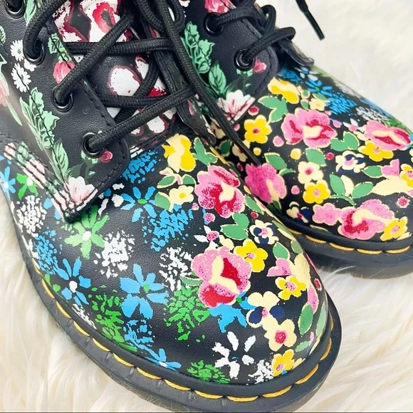 SOLD OUT Dr Martens 1460 Pascal Floral Mash Up Lace Up Black Combat Boots Sz 9 - Picture 8 of 13